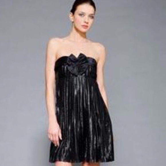 Vera Wang Lavender Label Dresses & Skirts - Vera Wang Lavender Label Silk Blend Pleated Mini Dress Size‎ Small